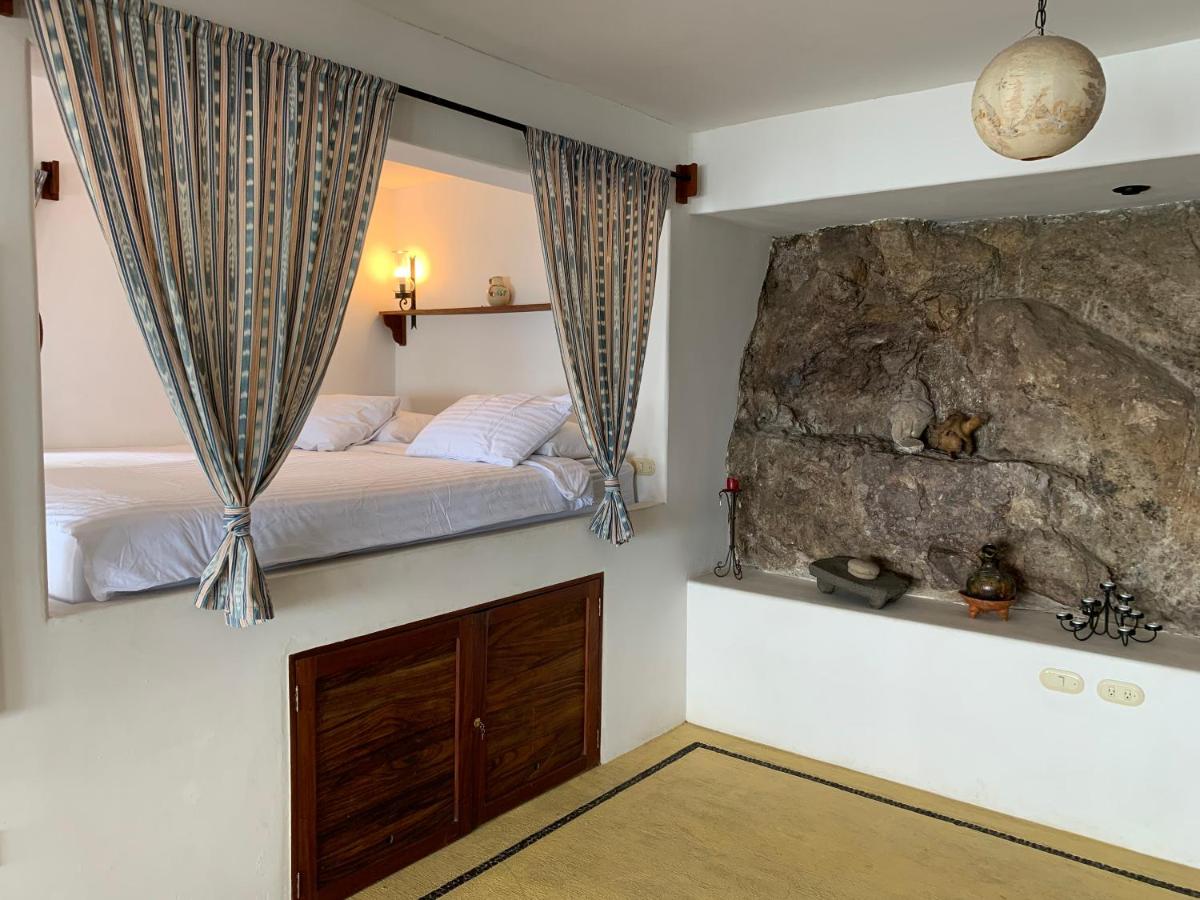Suitetrails - Breathtaking Views - Cliffside Waterfront Retreat Lake Atitlan