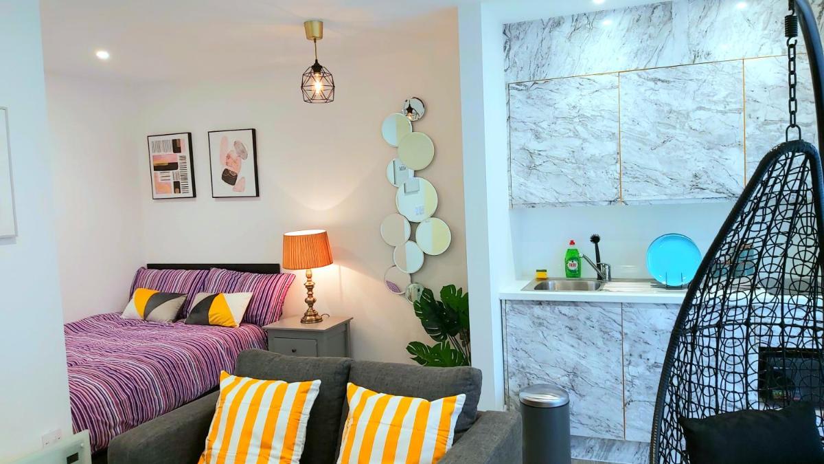 Lovely Studio Apartment Sheffield City Centre - Netflix, WiFi, Digital TV - Hizvo