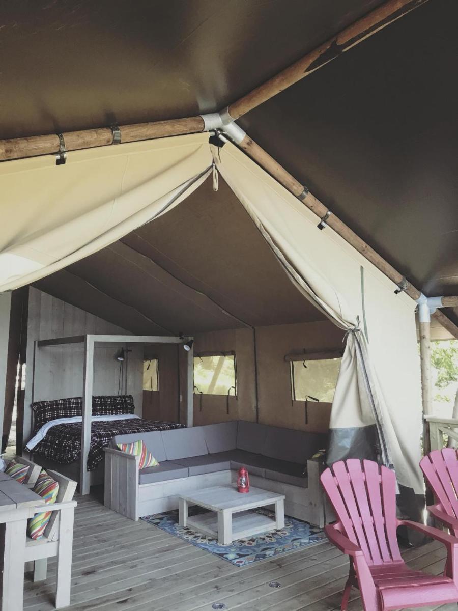 Brown's Bay Resort - Housity
