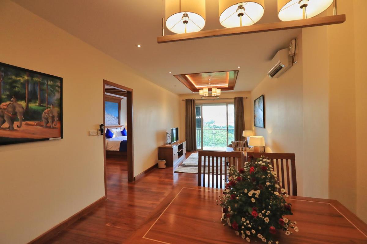 Sunset Palace View Suites - Housity