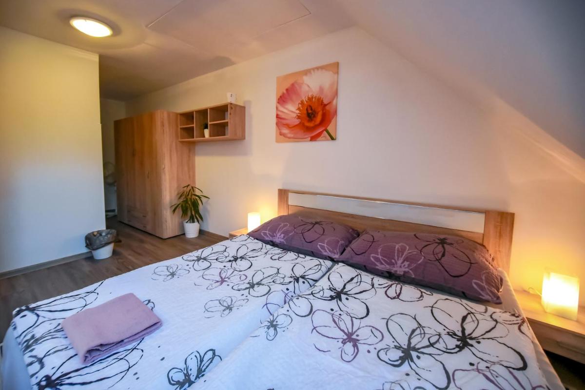 Ubytování Pod Světem-apartmán - Housity