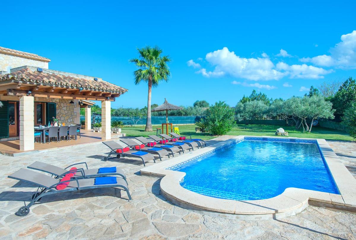Owl Booking Villa Troy - Family and Friends - Housity
