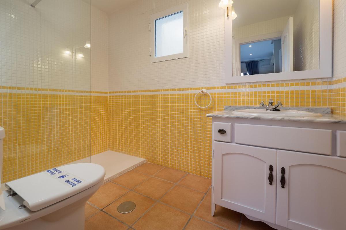 Homes of Spain, Al Andalus Residencial L Apartamento primera planta, WIFI - Housity