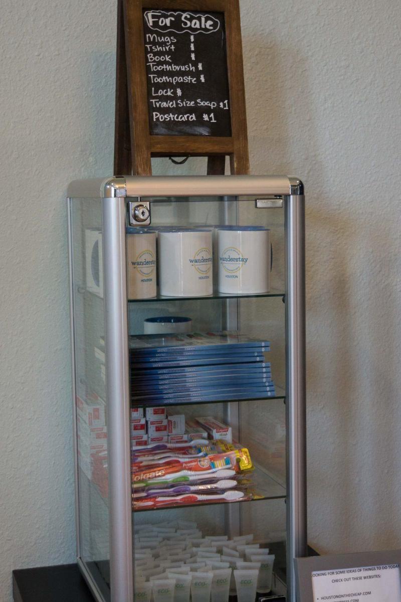 Wanderstay Houston Hostel - Housity