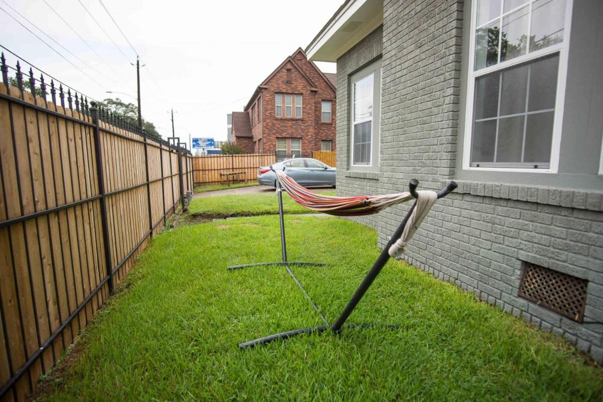 Wanderstay Houston Hostel - Housity