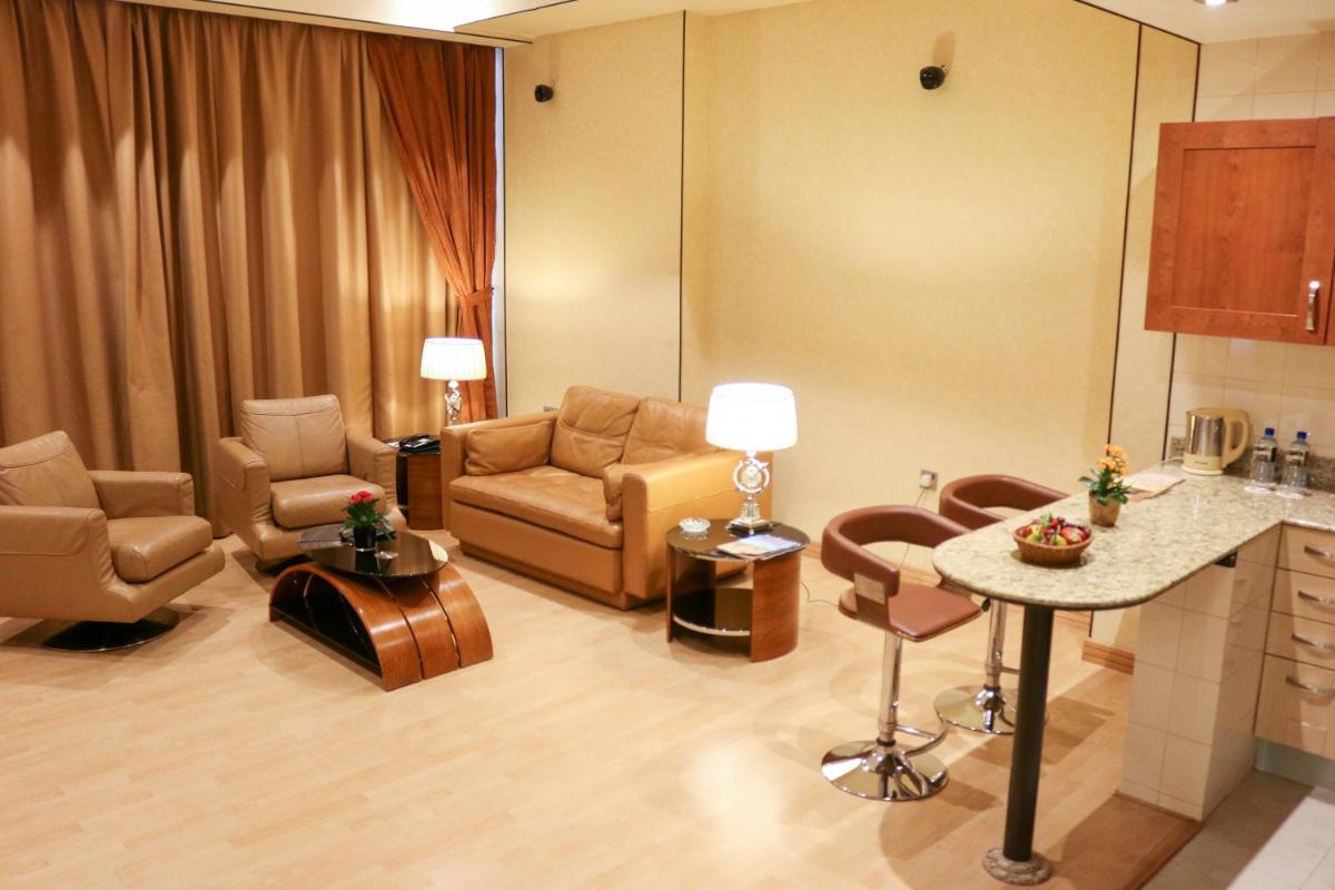 Elite Crystal Hotel - Housity