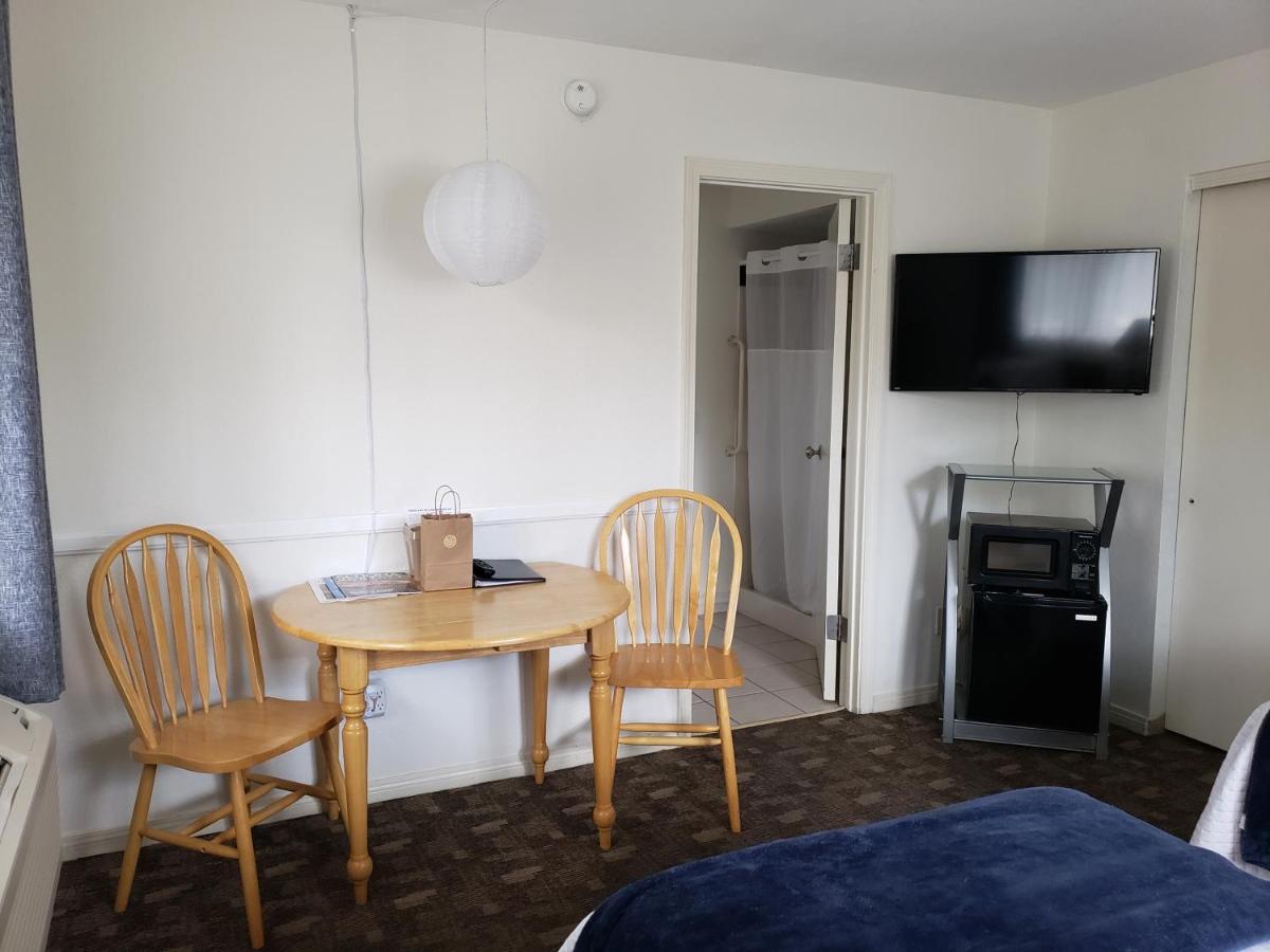 Baby Quail Inn - Housity