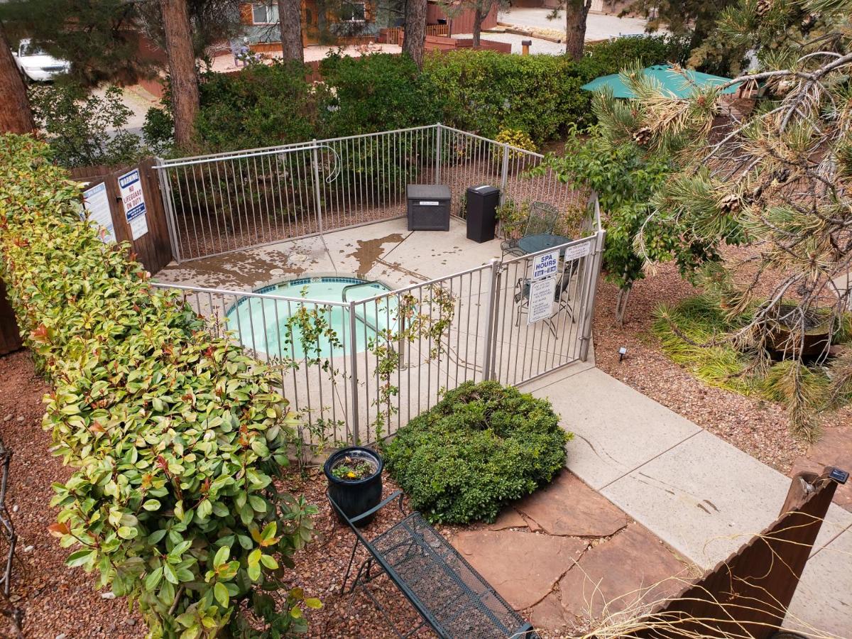 Baby Quail Inn - Housity