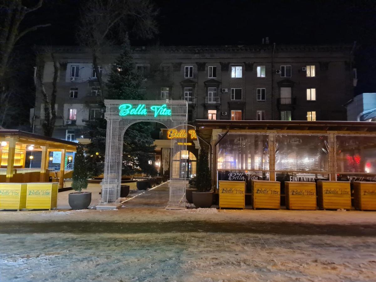 Suitetrails - 1-room View Apartment on Sobornyi Avenue 169, by GrandHome