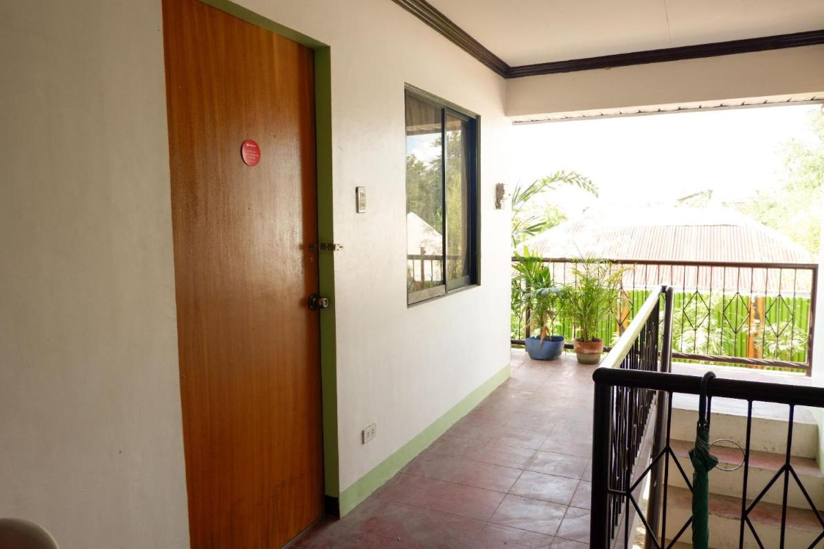 RedDoorz near Maribago Barangay Hall - Housity