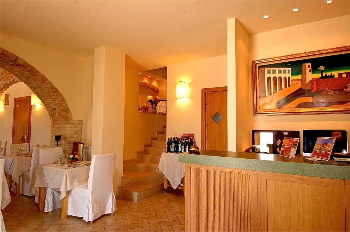 The Olive Inn - Housity