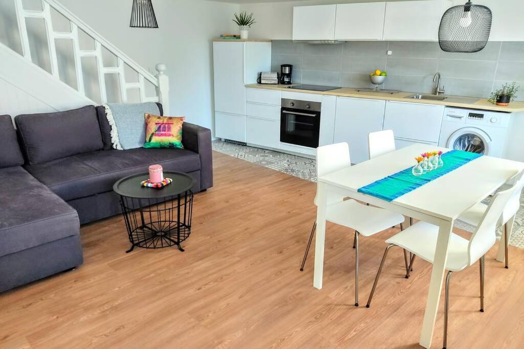 Charming holiday home near top beaches and ports - Housity