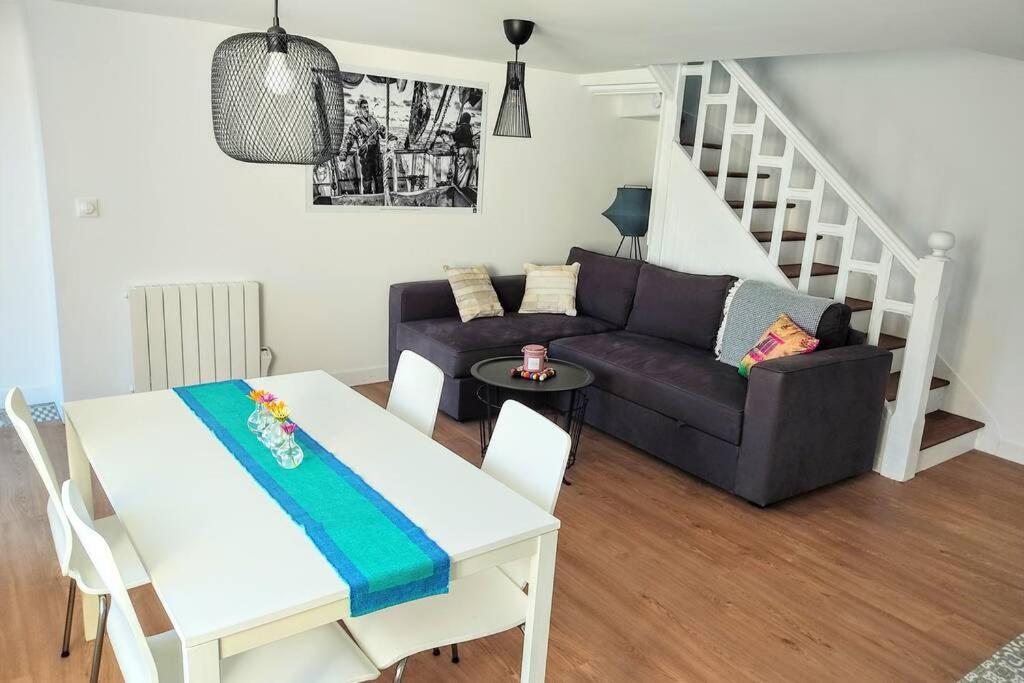 Charming holiday home near top beaches and ports - Housity