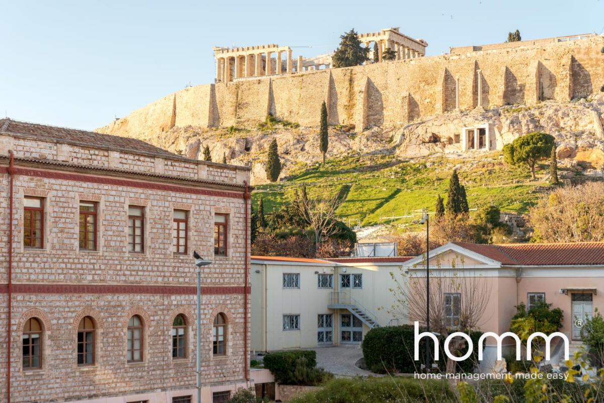 A Night at the Museum homm Flat w/ Acropolis View - Housity