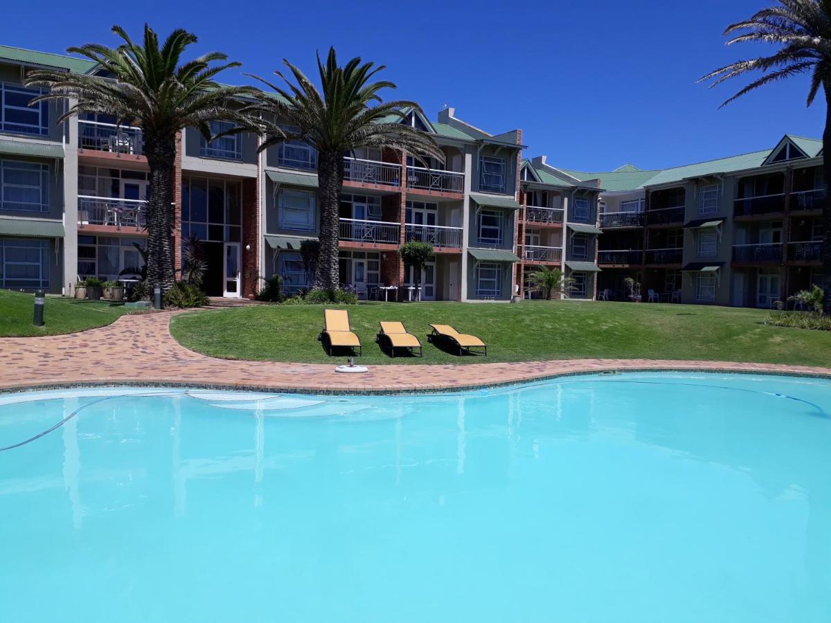 Brookes Hill Suites 238 - Housity