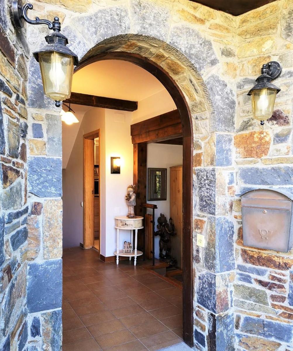Chalet con gran jardín en Llivia - Housity
