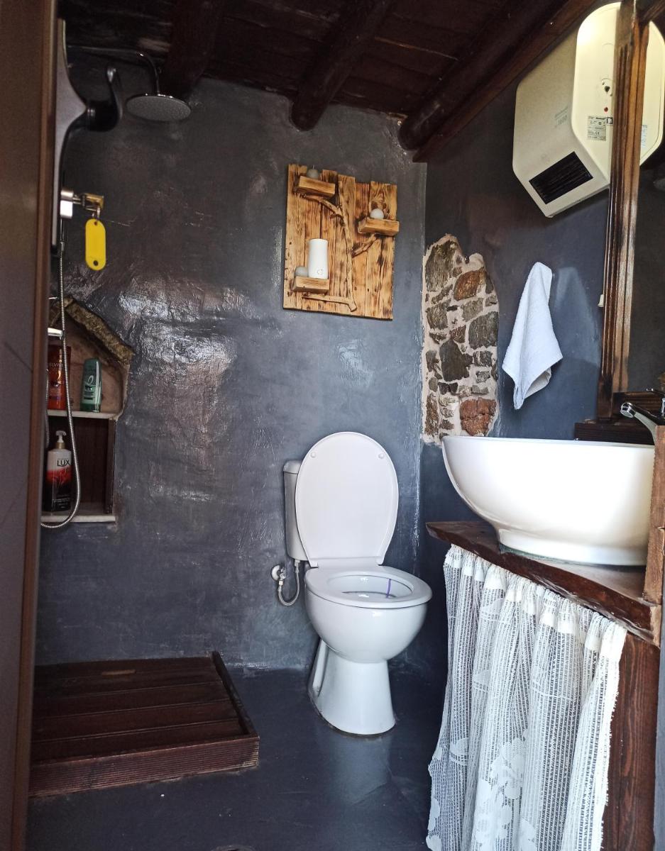 Areti's Traditional house - Housity