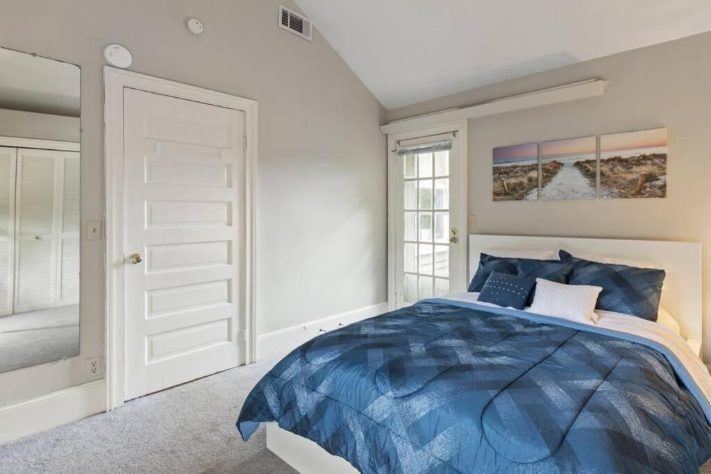 Beautiful Home in Rosewood Area, Minutes From the Stadium & DownTown - Housity