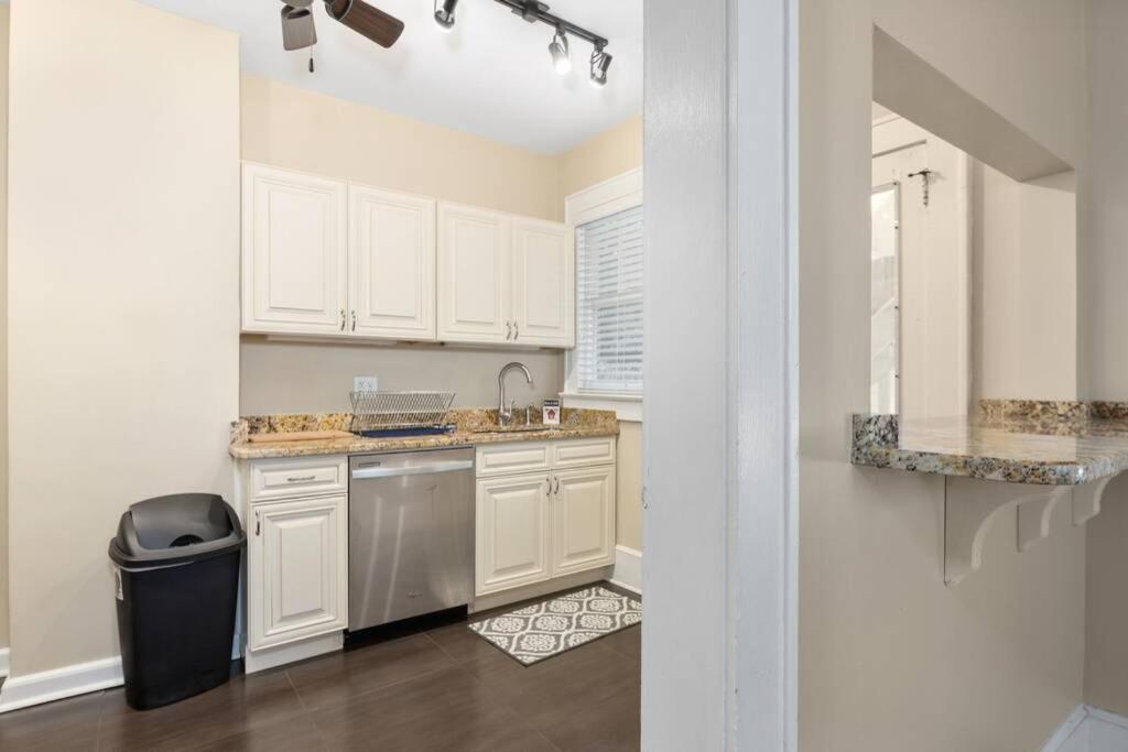 Lovely Renovated Home, Minutes from Downtown & USC - Housity