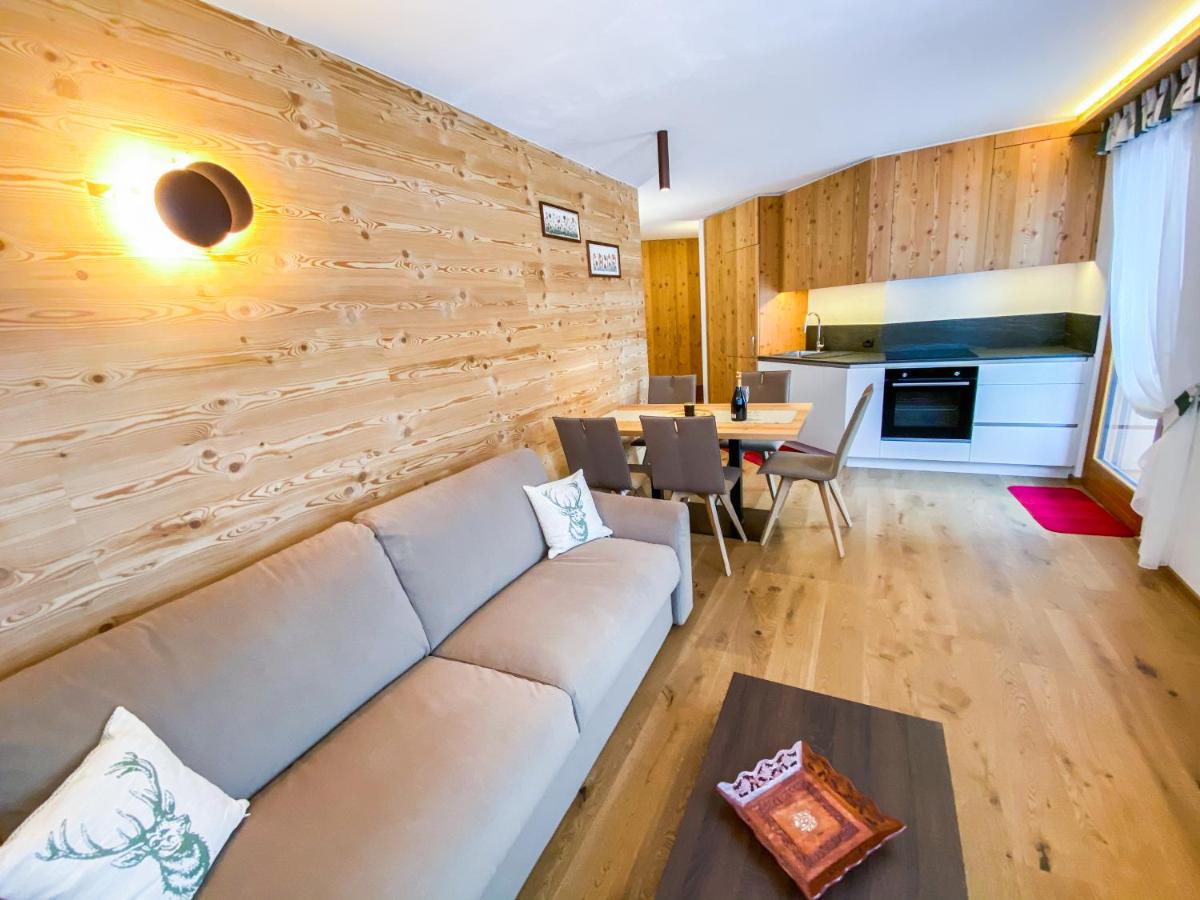 Lares Garden House - Housity