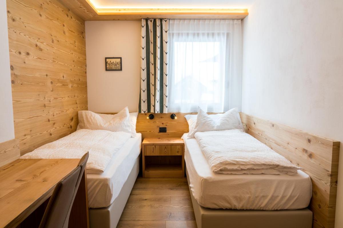 Lares Garden House - Housity