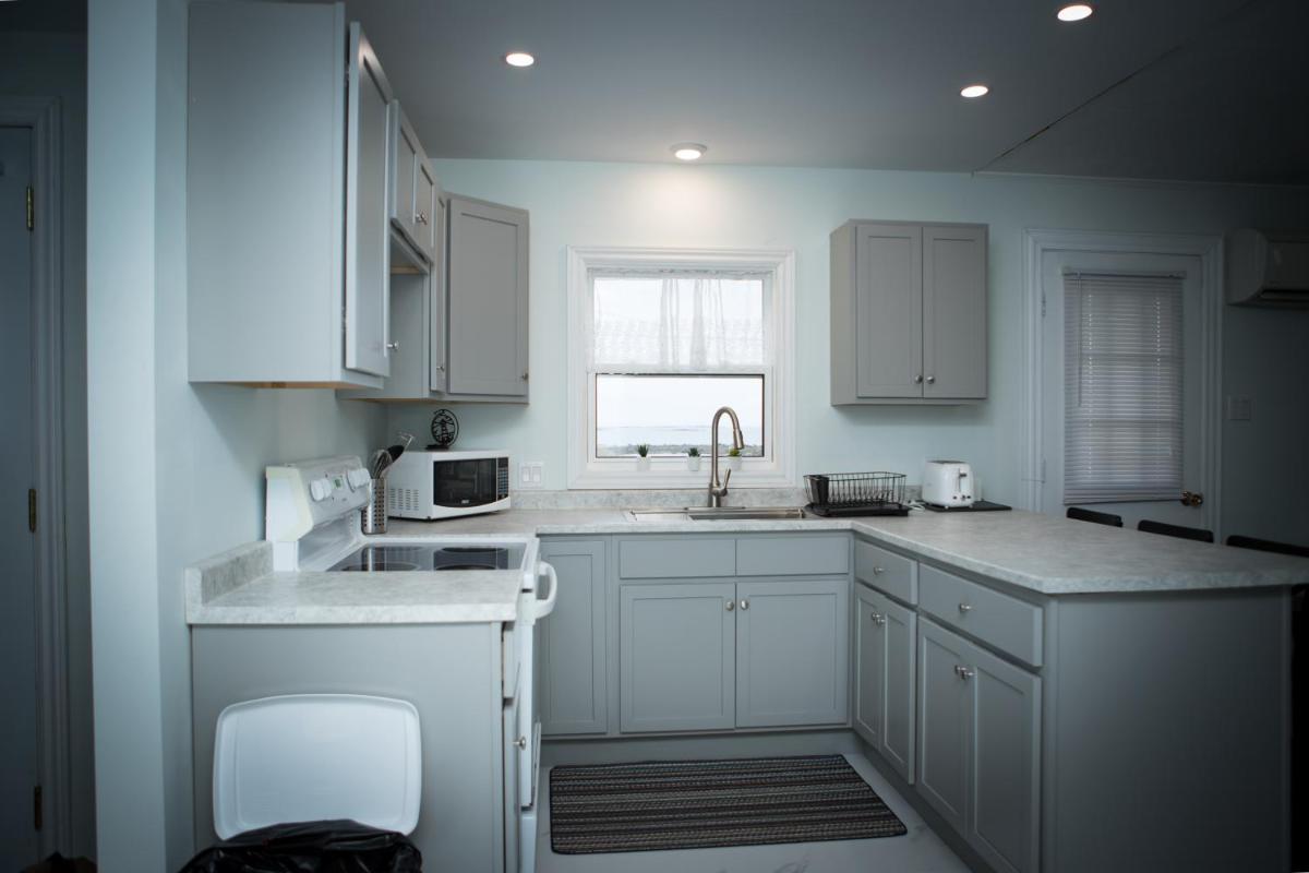 Clark's Harbour House - Housity