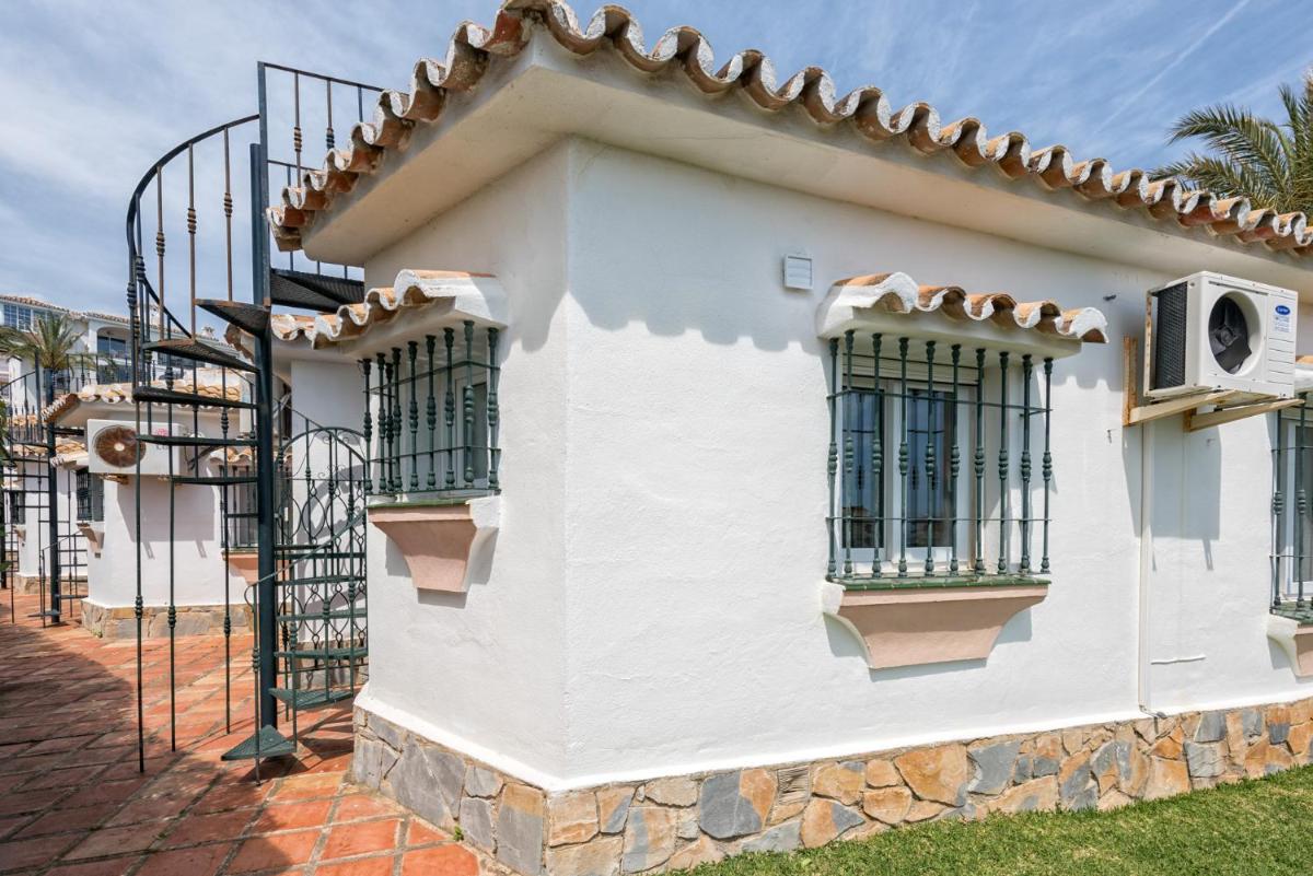 Bungalow sea view, pool, tennis, beach 5min walk - Housity