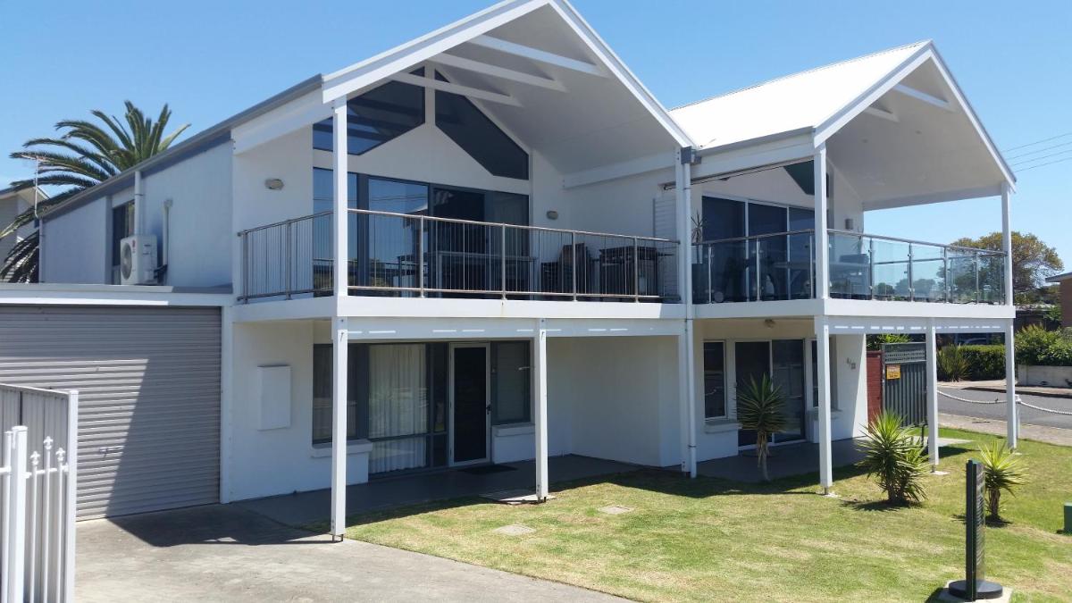 Port Elliot Beachcomber on Horseshoe Bay linen included spotless - Housity