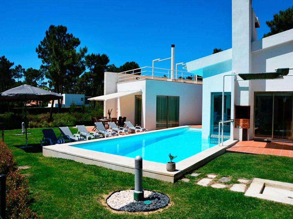 Deluxe Aroeira Villa Villa Aro Tojo Uno 5 Bedrooms Private Pool Perfect for Families - Housity