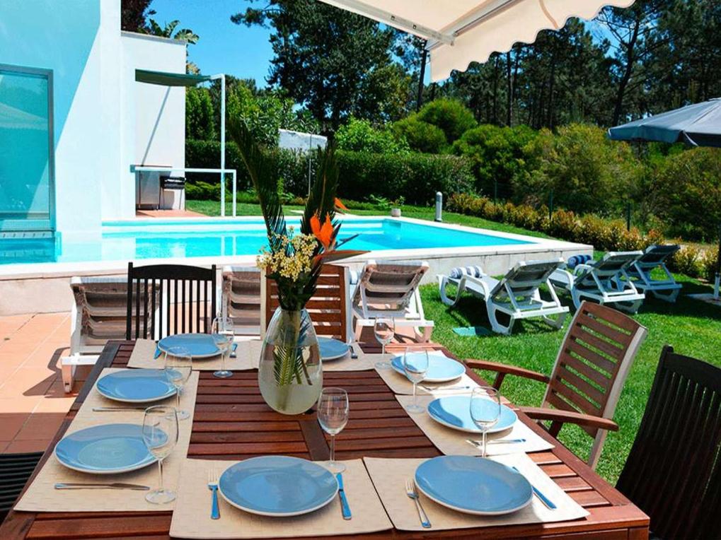 Deluxe Aroeira Villa Villa Aro Tojo Uno 5 Bedrooms Private Pool Perfect for Families - Housity