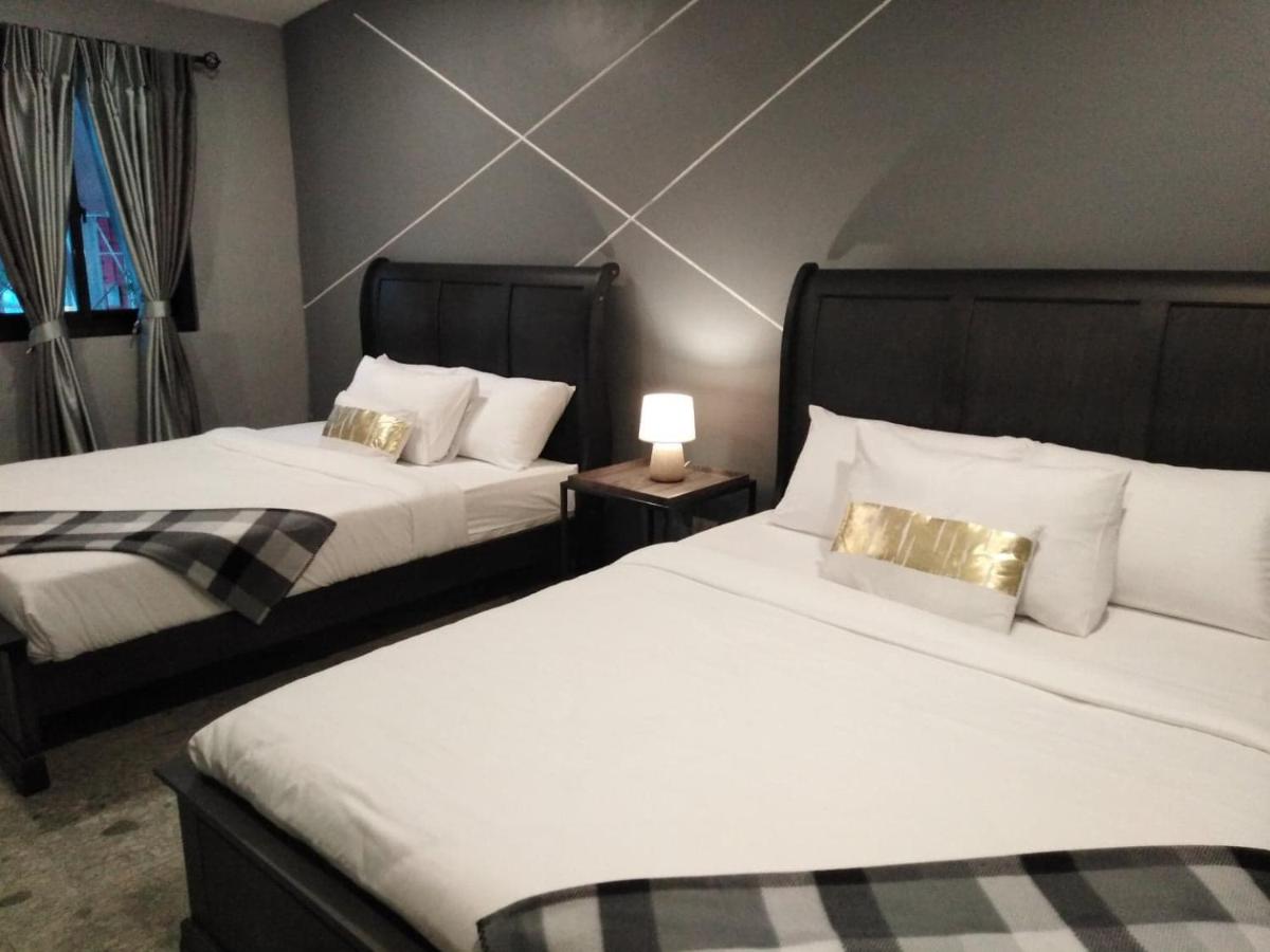 R Bed and Breakfast - Housity