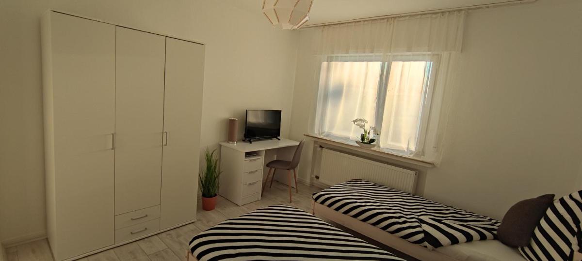 Schöne, renovierte und optimal gelegene Wohnung - Housity