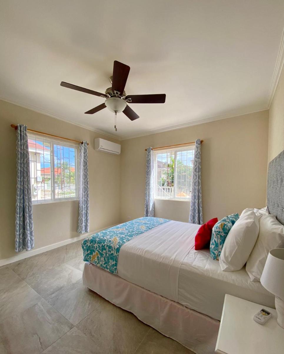 Ixoras Beach Apartments - Housity