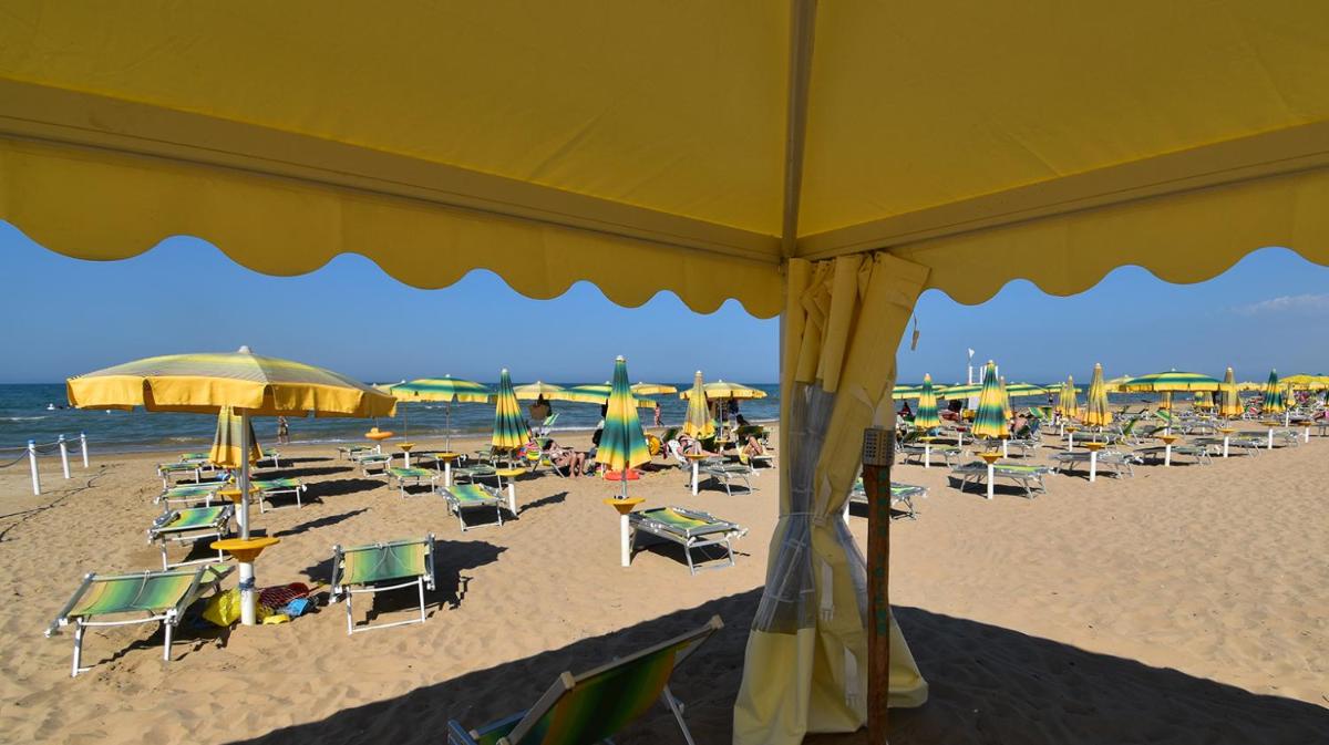 Residence On The Beach - Housity