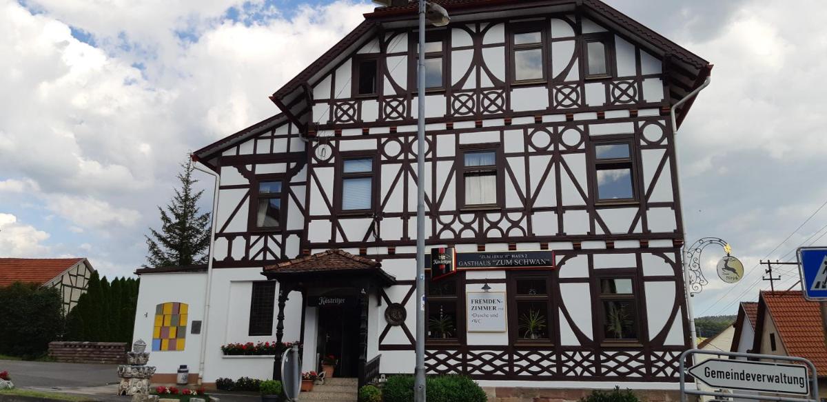Pension Hirsch/Schwan - Housity