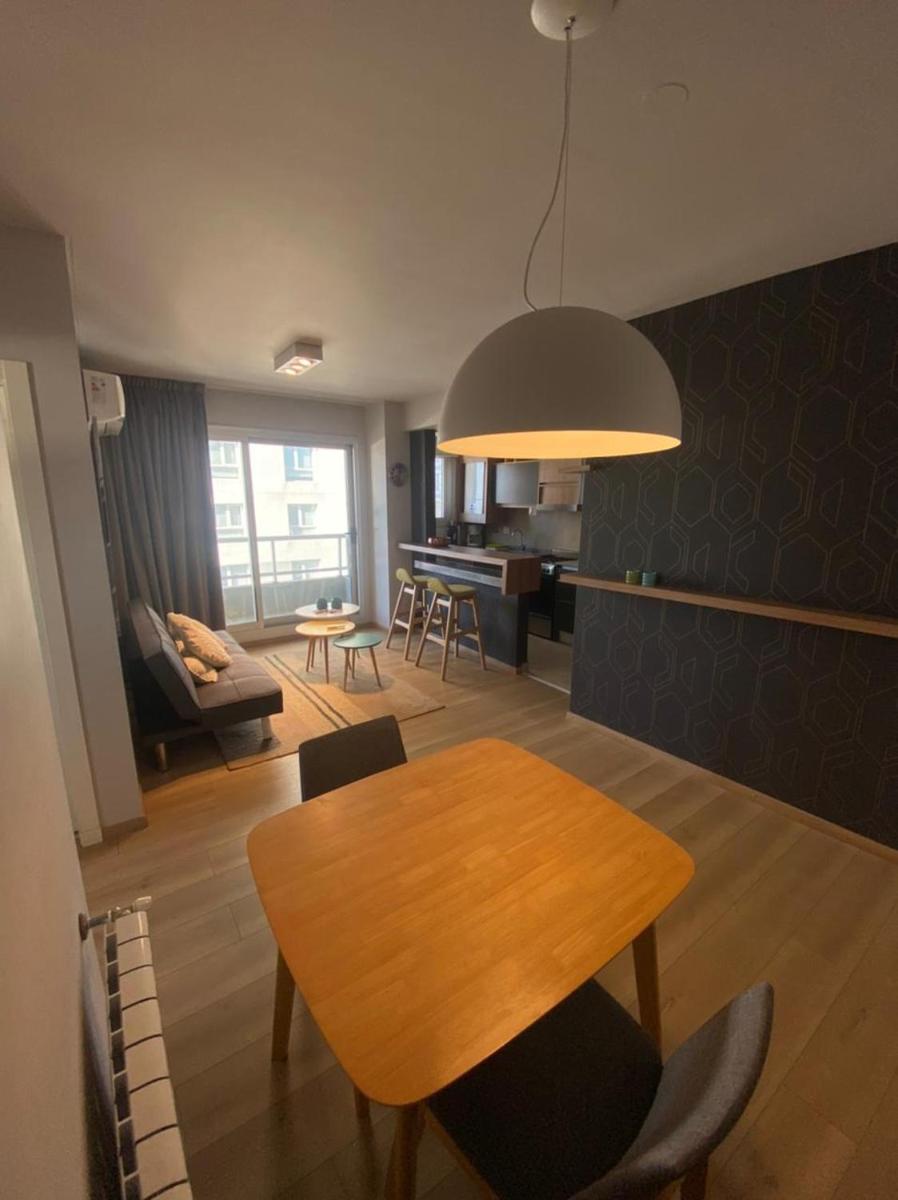 Departamento Bv. Pellegrini 1 dorm Santa Fe Capital. - Housity