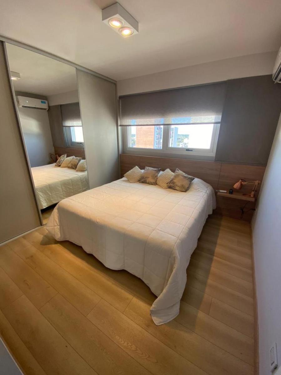 Departamento Bv. Pellegrini 1 dorm Santa Fe Capital. - Housity