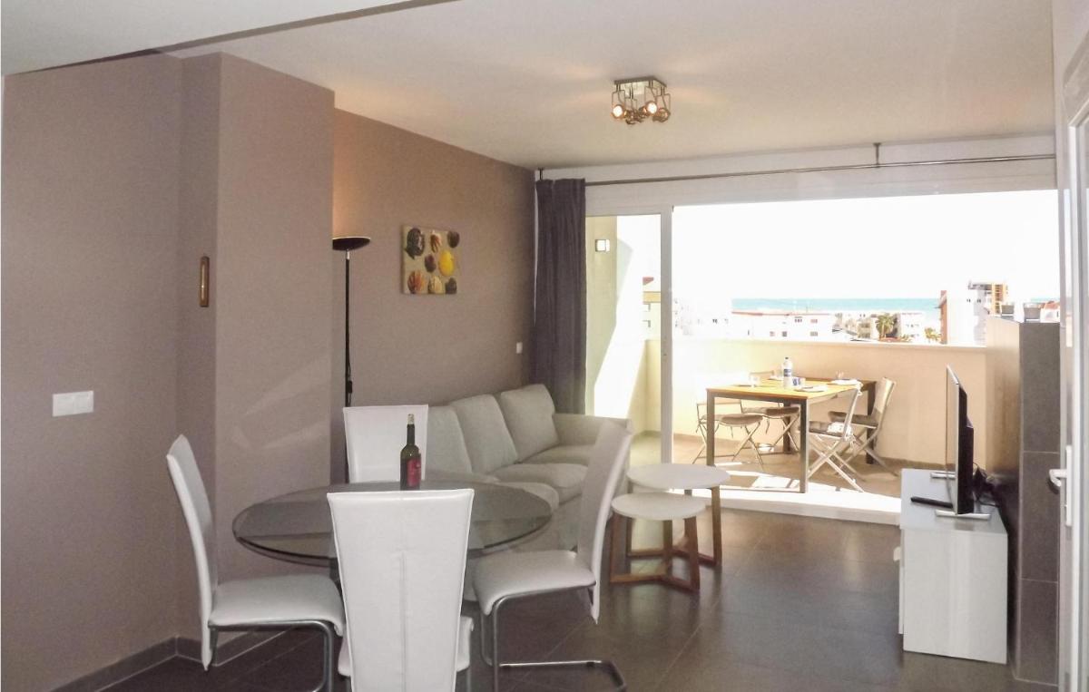 Amazing Apartment In Piles With Swimming Pool - Housity