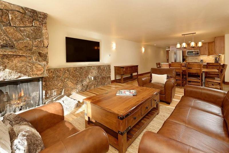 Aspen 700 Monarch 202 - Housity