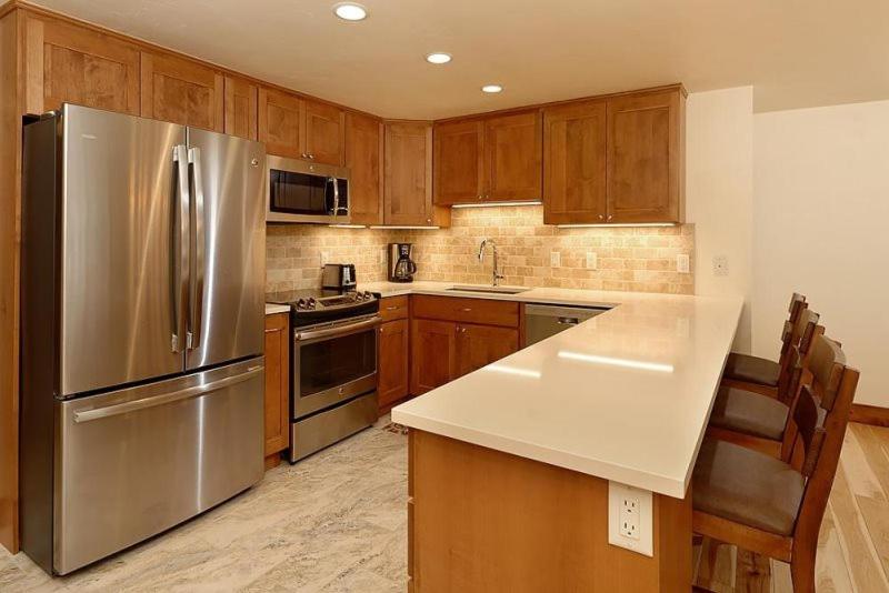 Aspen 700 Monarch 202 - Housity