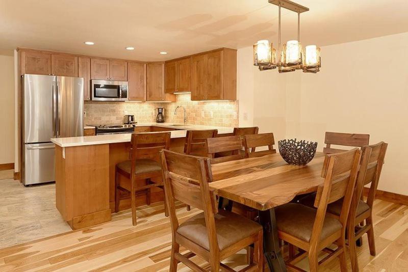 Aspen 700 Monarch 202 - Housity