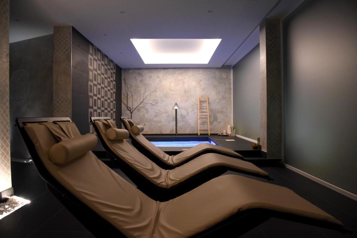 Hotel Belsito - Housity