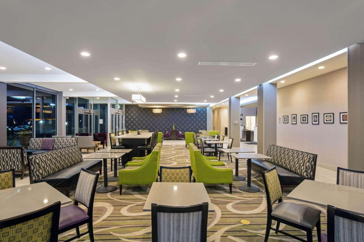 La Quinta by Wyndham Cedar City - Housity