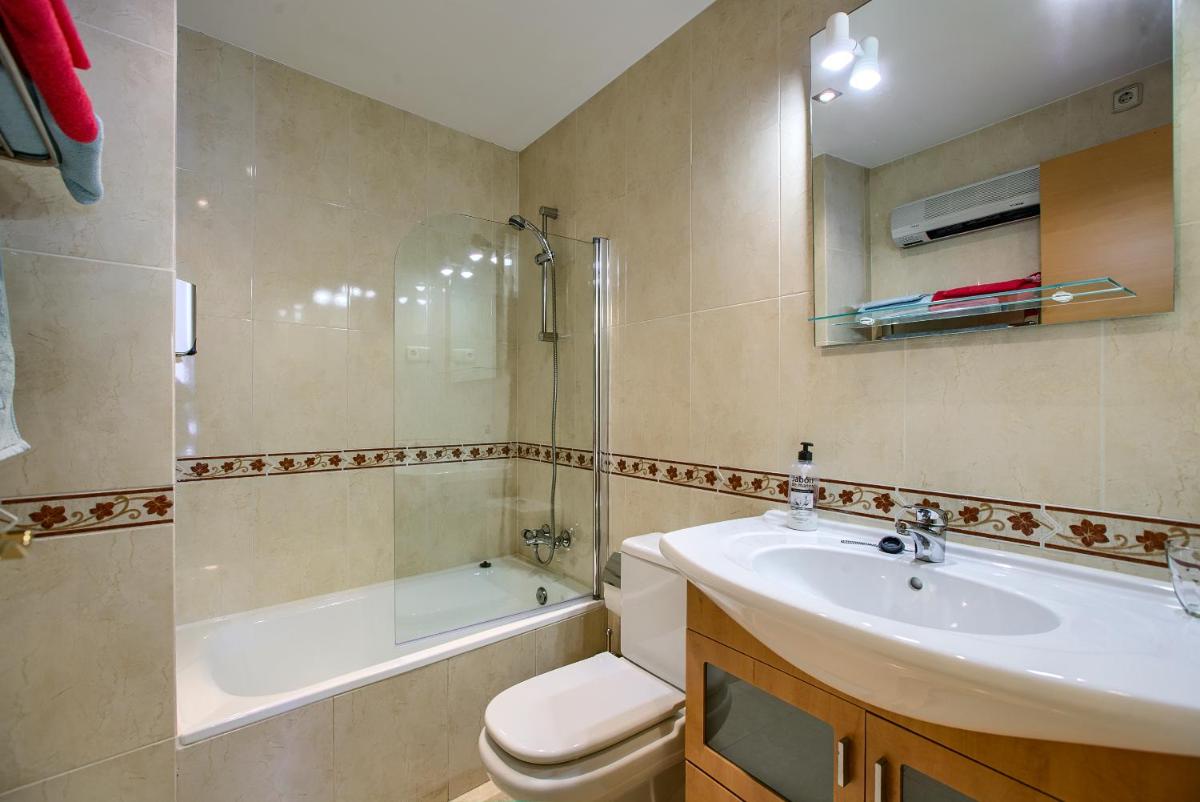 Apartamentos Barajas - Housity
