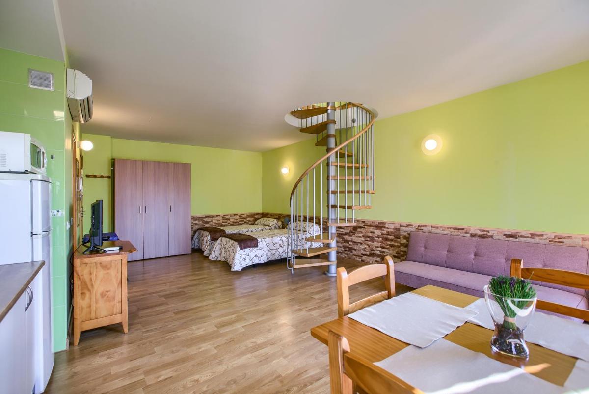 Apartamentos Barajas - Housity
