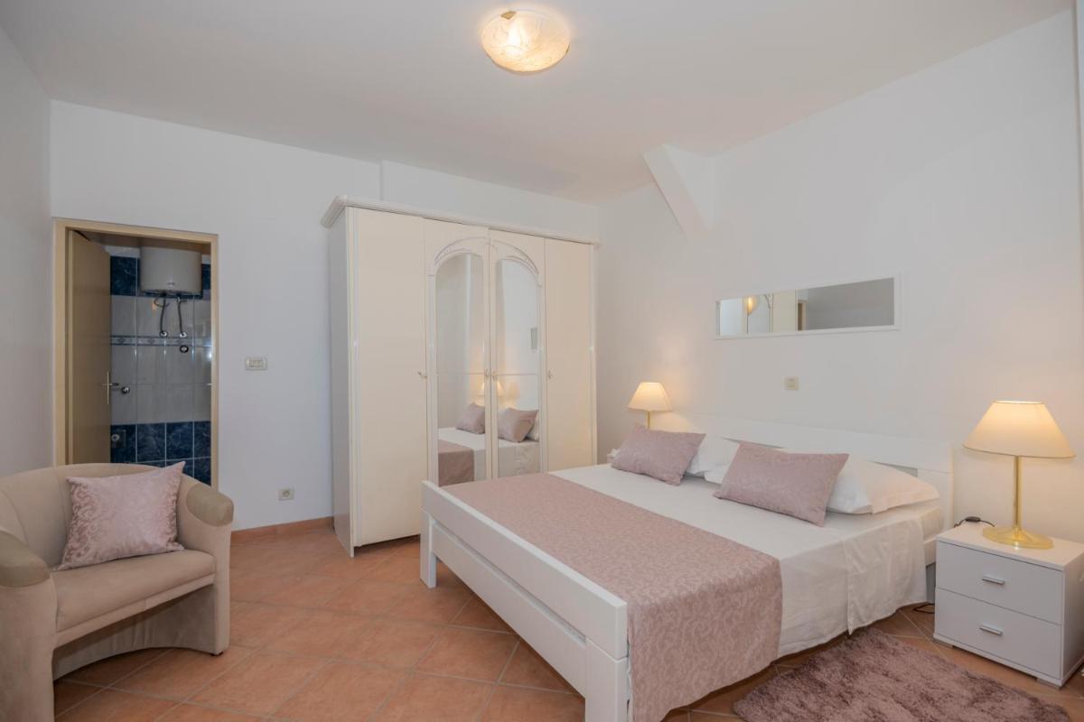 Sea View Apartment Lucija with Balcony & Garage Parking - Housity