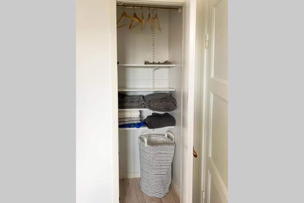 Toppmodern familjelägenhet nära Kalmar slott och långviksbadet - Housity