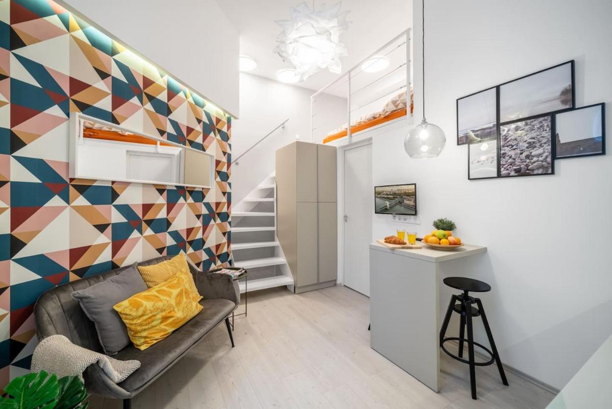 BpR Astro Studio Home - Housity