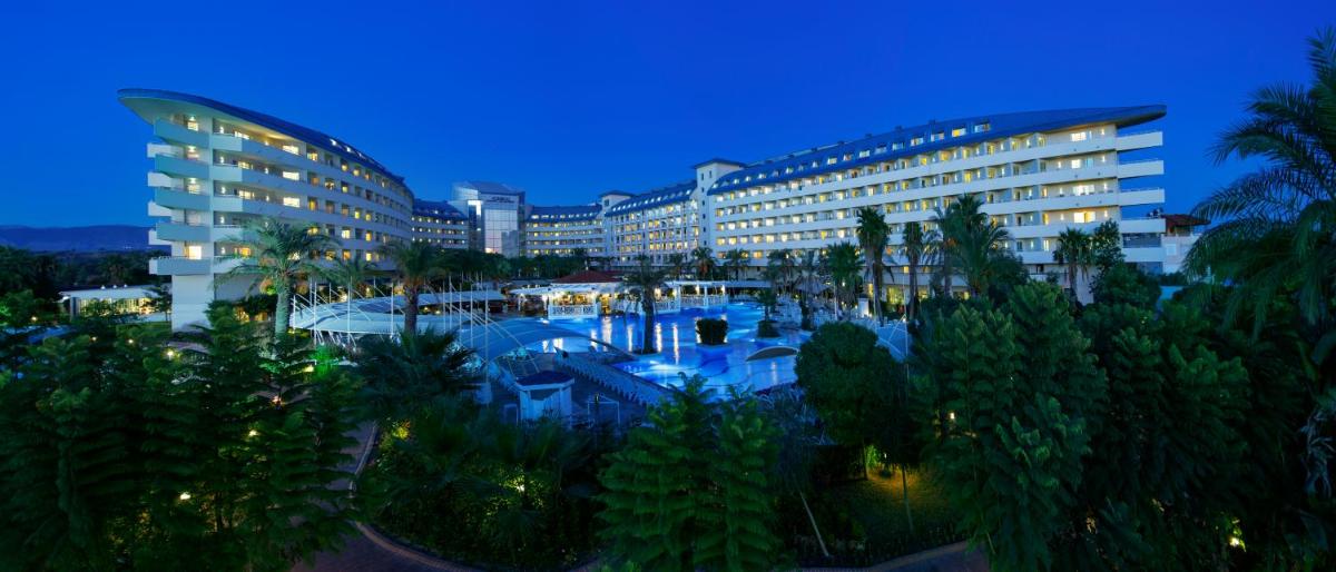 Crystal Admiral Resort Suites & Spa - Ultimate All Inclusive - Housity