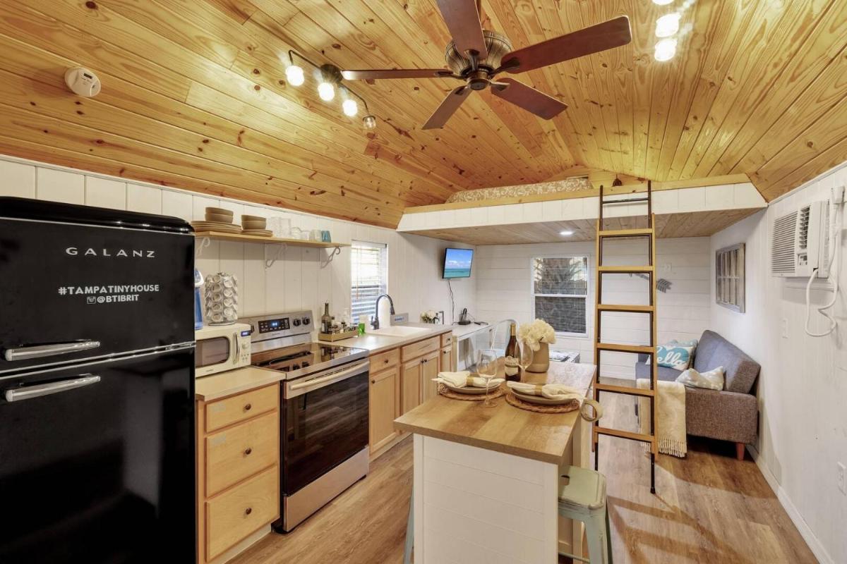 Experience the TINY HOUSE - Housity